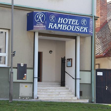 Hotel Rambousek Nove Mesto nad Metuji Exterior photo