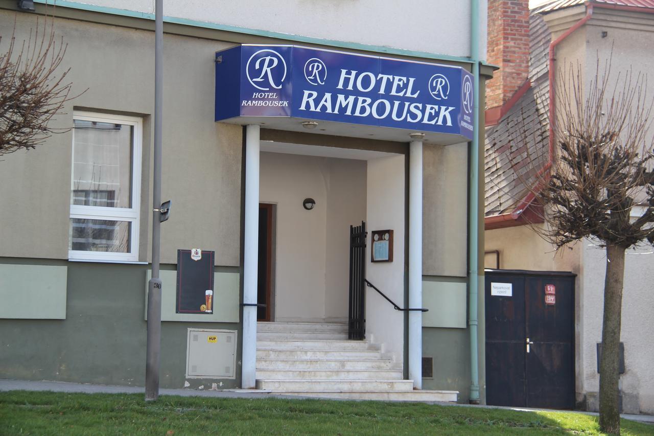 Hotel Rambousek Nove Mesto nad Metuji Exterior photo