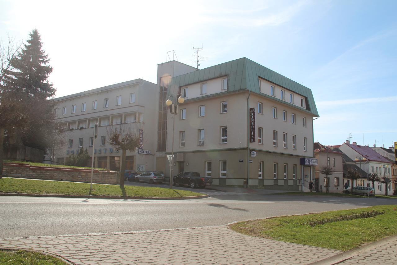 Hotel Rambousek Nove Mesto nad Metuji Exterior photo